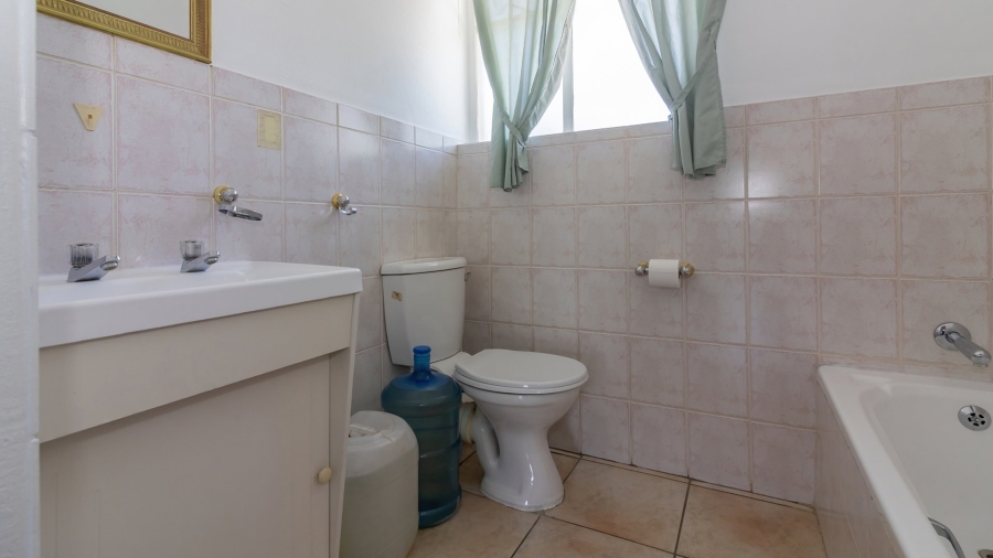 3 Bedroom Property for Sale in Kroonheuwel Free State